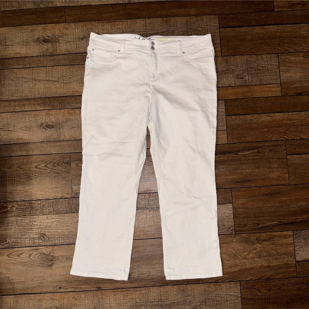 INC White Denim Jeans - Regular Fit - Crop - Size 18